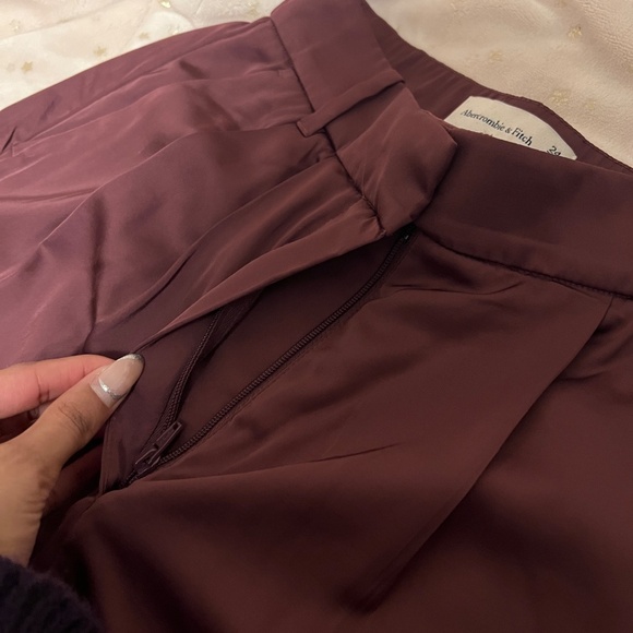 Abercrombie Plum Matching Set (top and bottom) in XS - Picture 7 of 9